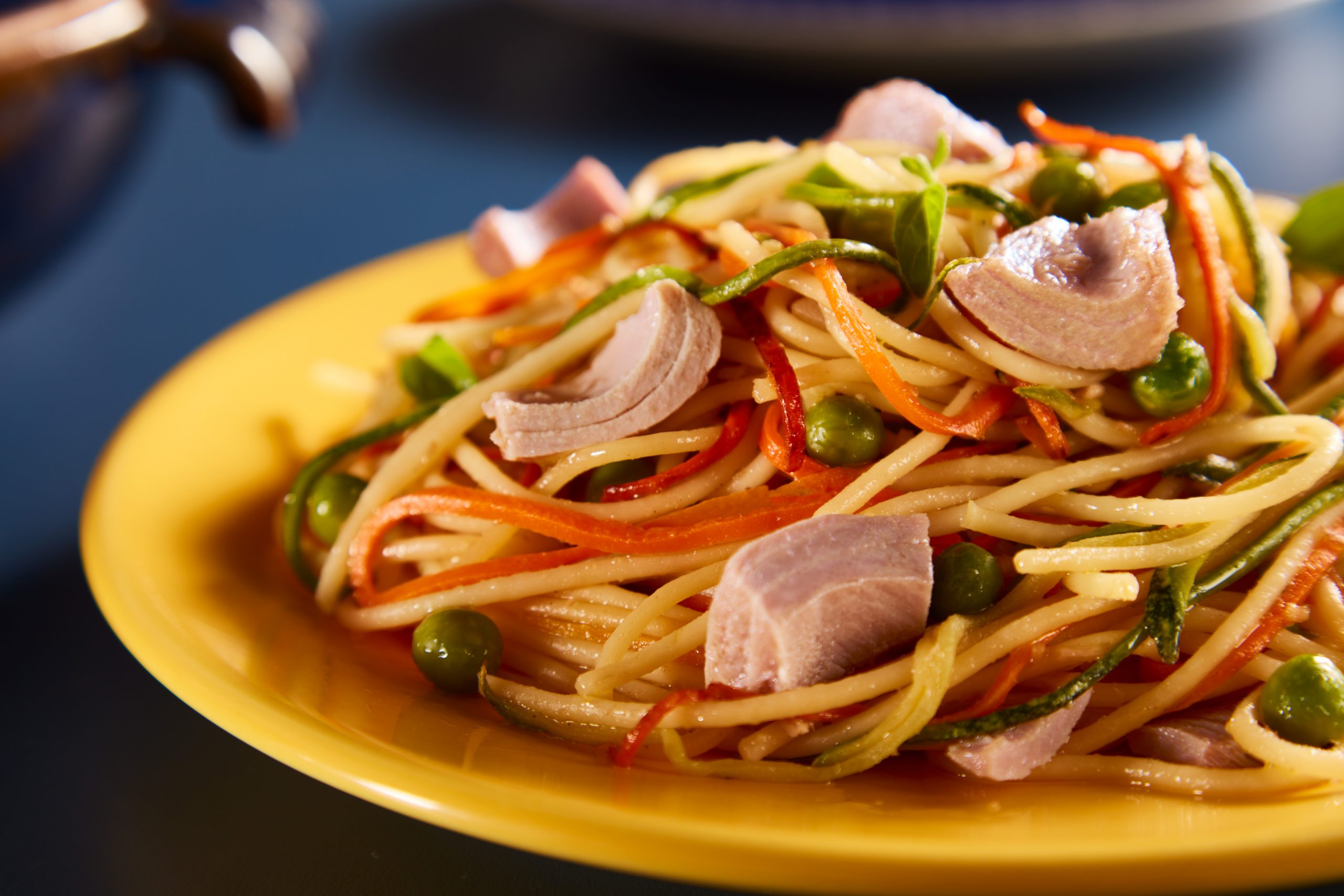 Macarrão com Legumes e Atum (spaghetti)
