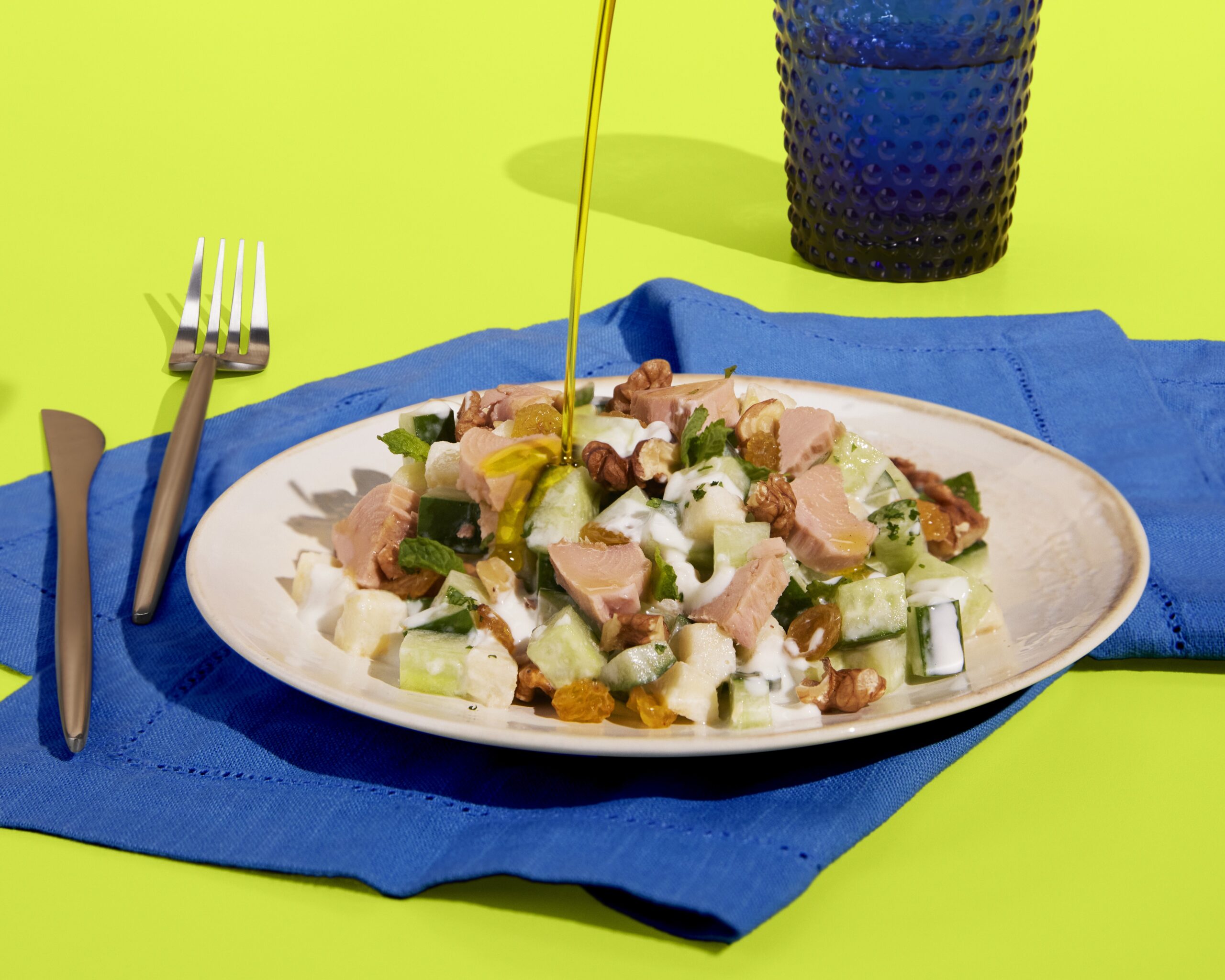 Salada de Atum, Pepino e Uva Passa