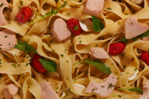 Pappardelle Caprese com Atum