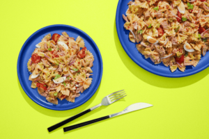 Salada de Farfalle e Atum com Maionese de Abacate