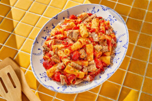 Rigatoni de Sardinha com Tomates Assados
