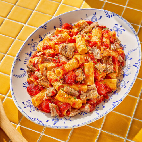 Rigatoni de sardinhas com tomates assados